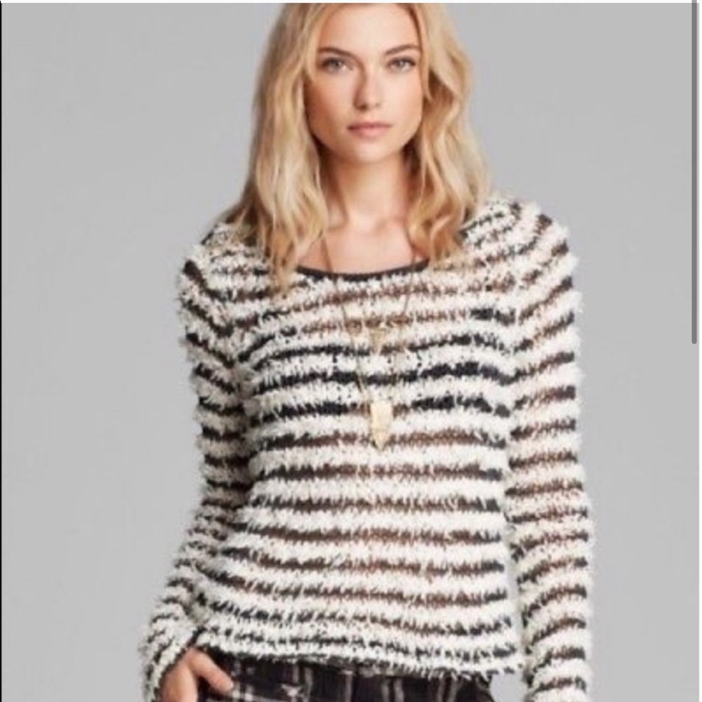 FREE PEOPLE Navy White Shaggy Cropped Sweater